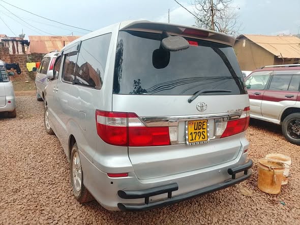 A picture of Toyota Alphard 16millions negotiable CALL 0786 92 82 59 LOCATED