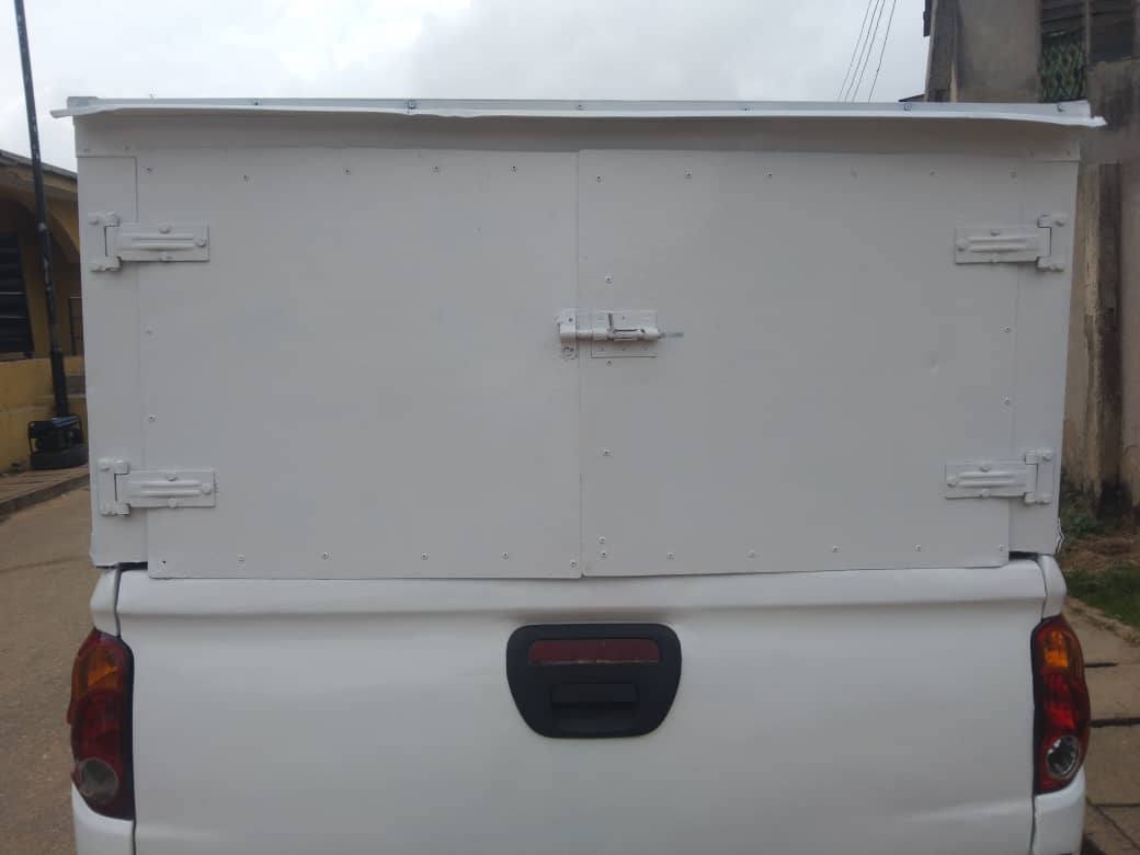 A picture of Mitsubishi l200 pickup