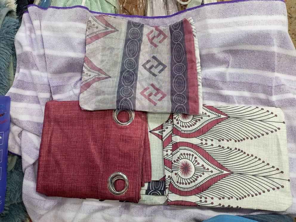 A picture of 3 pc curtains