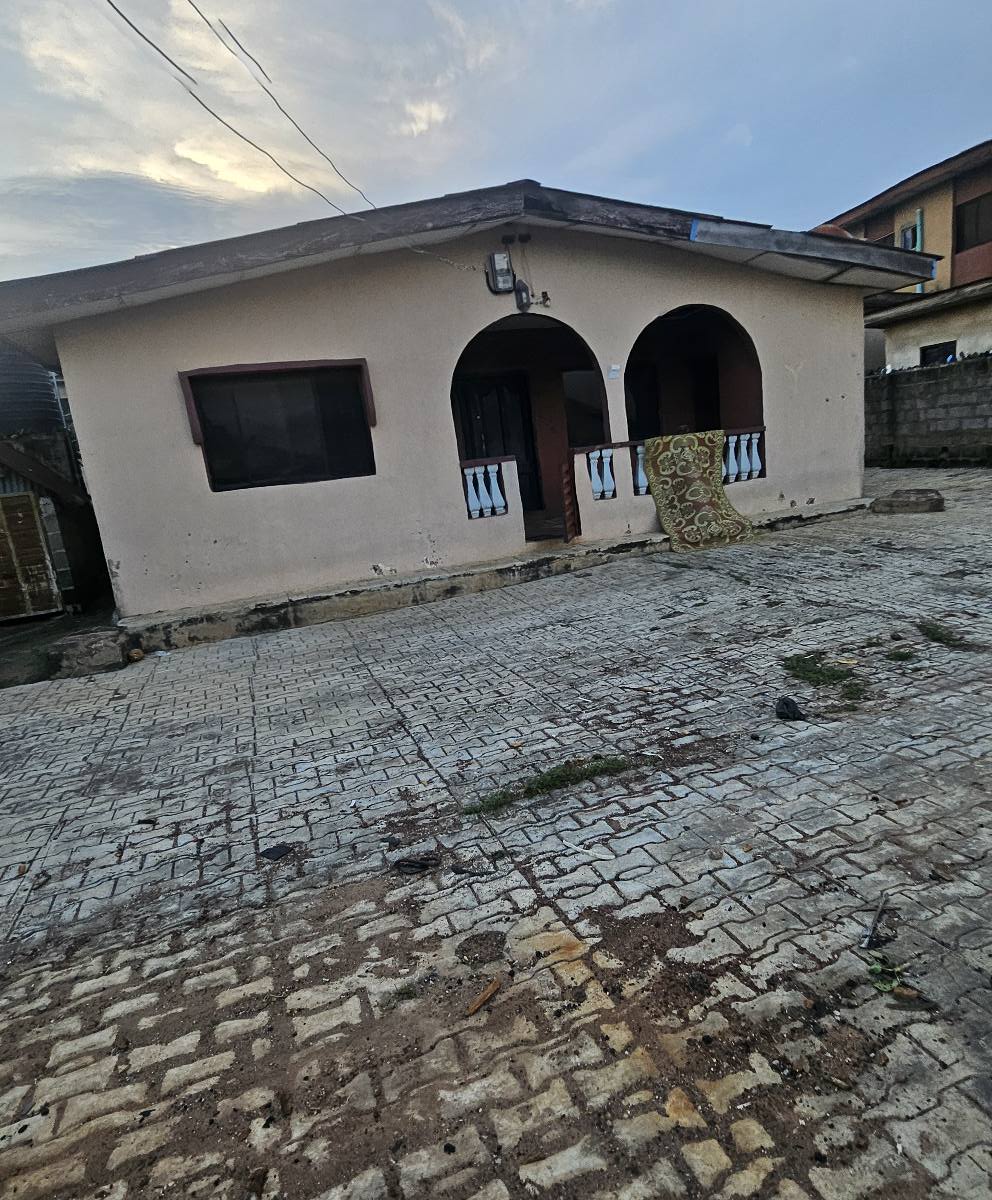 A picture of Building CELE BUS STOP ALONG ITAMAGA ROAD IKORODU LAGOS Price