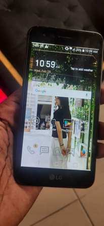 A picture of LG phoenix 3