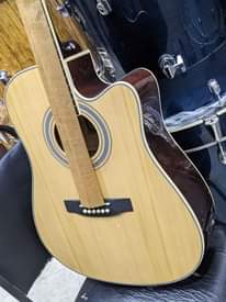 A picture of YAMAHA ACOUSTIC GUITAR