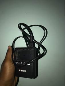 A picture of CANON CAMERA CHAGER 60k