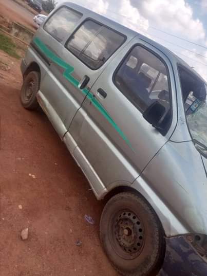 A picture of Toyota HIACE bus manual transmission untouched engine and gear with