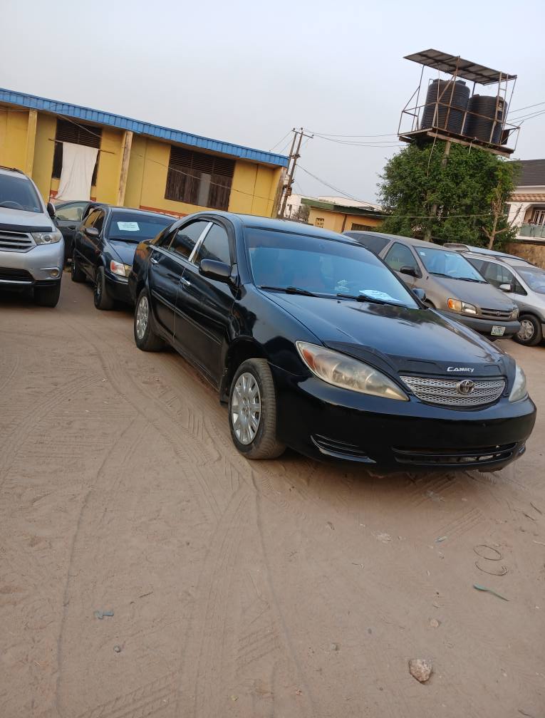A picture of 2004 Toyota camry