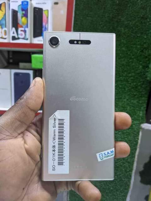 A picture of Sony experia XZ1