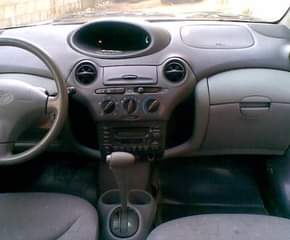 A picture of Toyota Yaris Fuel Petrol Engine 4 Plugs Audio CD AM
