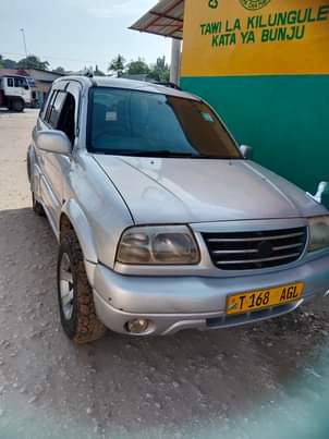 A picture of Toyota escudo Suzuki