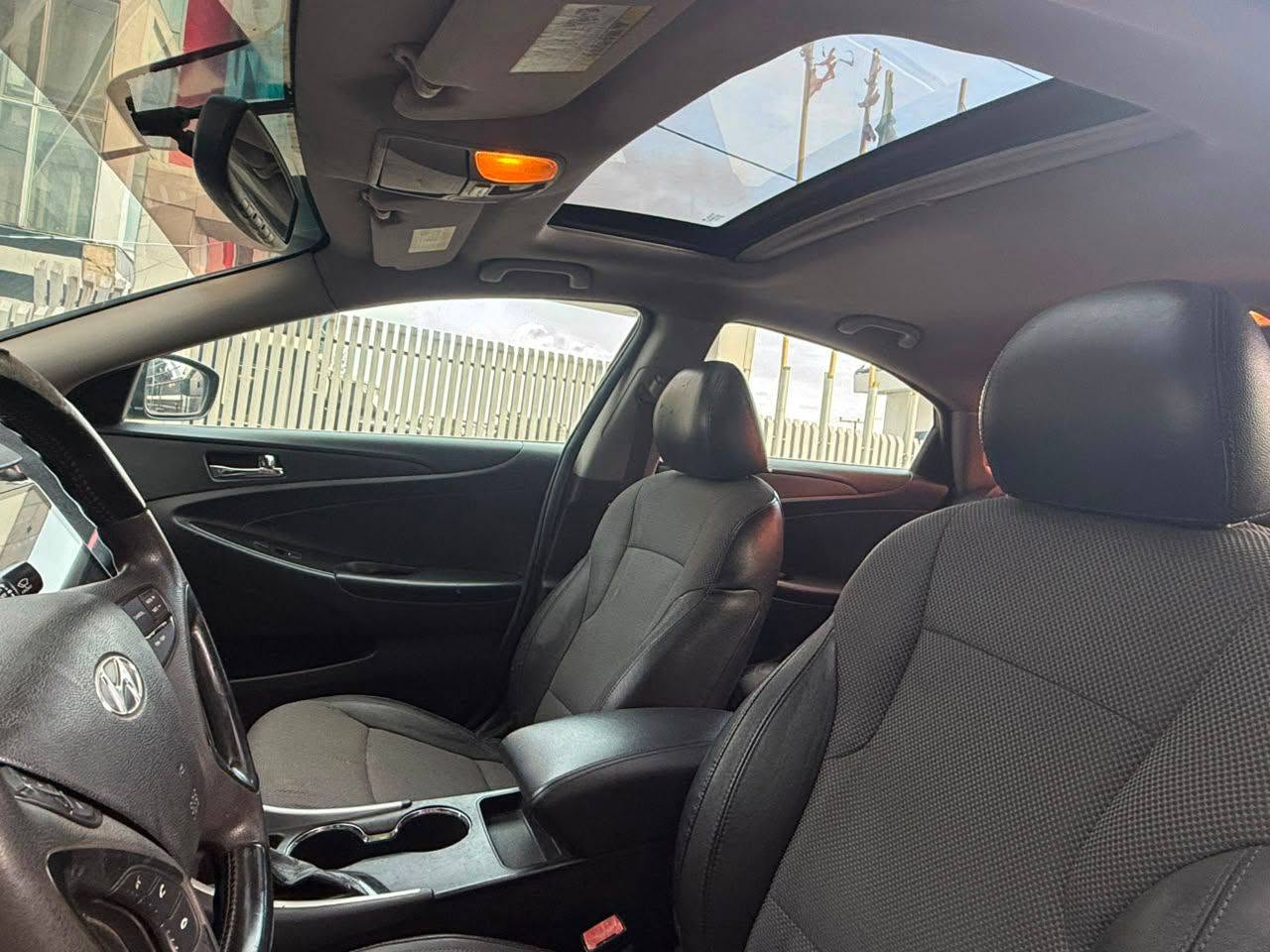 A picture of Hyundai sonata