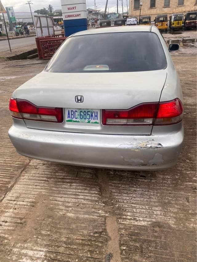 A picture of Honda Accord 2001