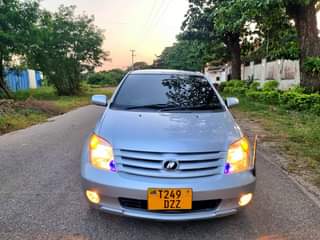 A picture of Toyota Ist 2006
