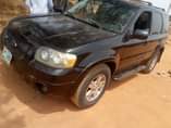 A picture of Ford Escape 2005 model for sale Sound untouched engine and