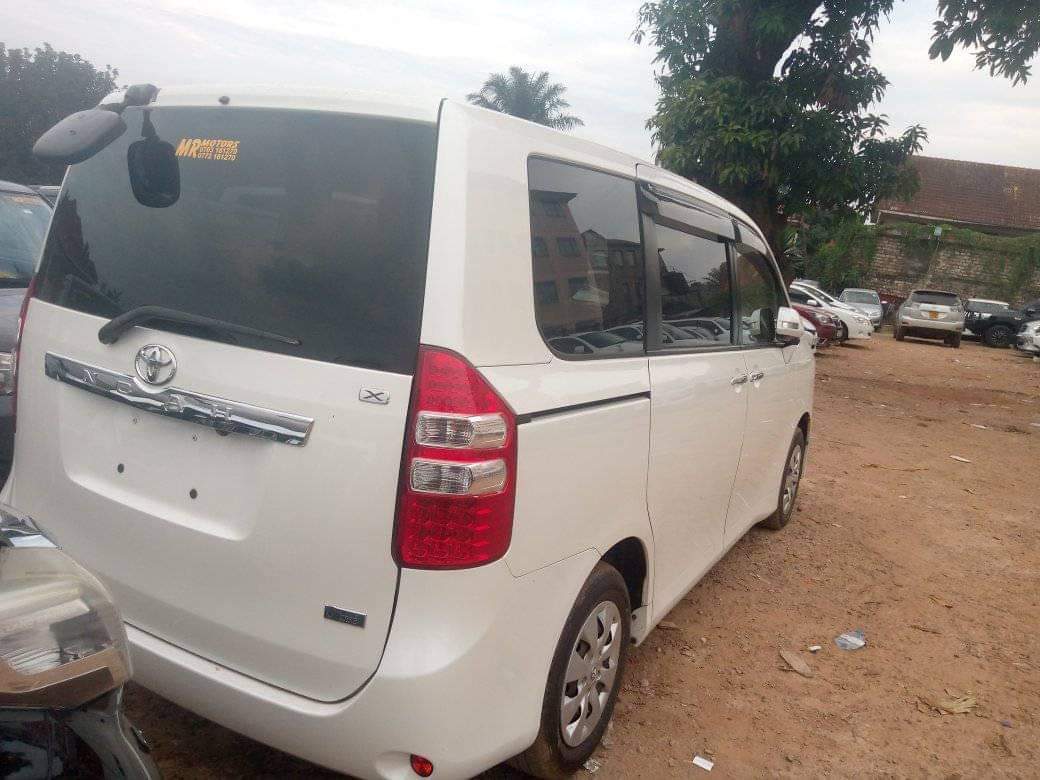 used toyota noah