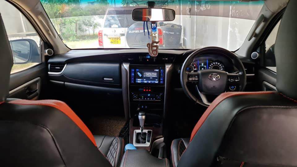 A picture of Fortuner 2018 diesel