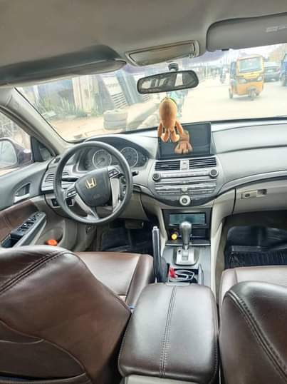 A picture of First body Honda Accord 2010 with avery sound engine gear