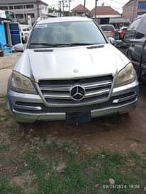 A picture of Mercedes GL 450 2011 model