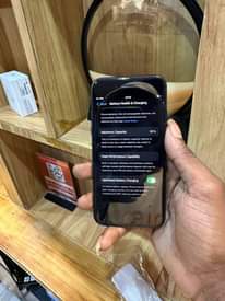 A picture of iPhone SE 2022