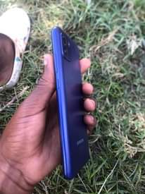 A picture of Samsung S9 na samsung A03