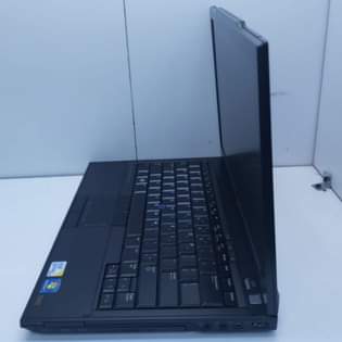 A picture of Dell E6400