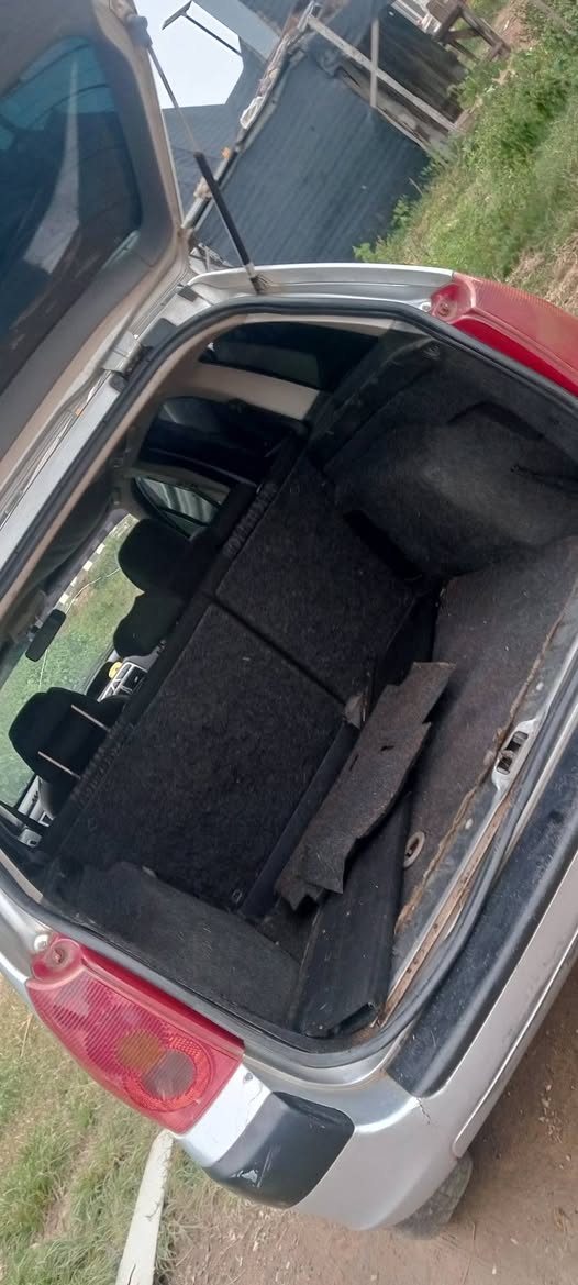 A picture of Peugeot 307 wagon manual