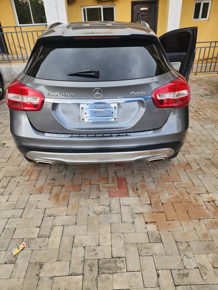 A picture of Very distress sale 2016 Mercedes Benz GLA 250 buy and
