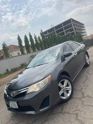 A picture of Belgium Escape Extremely sharp Belgium standard Camry 2013 on belt