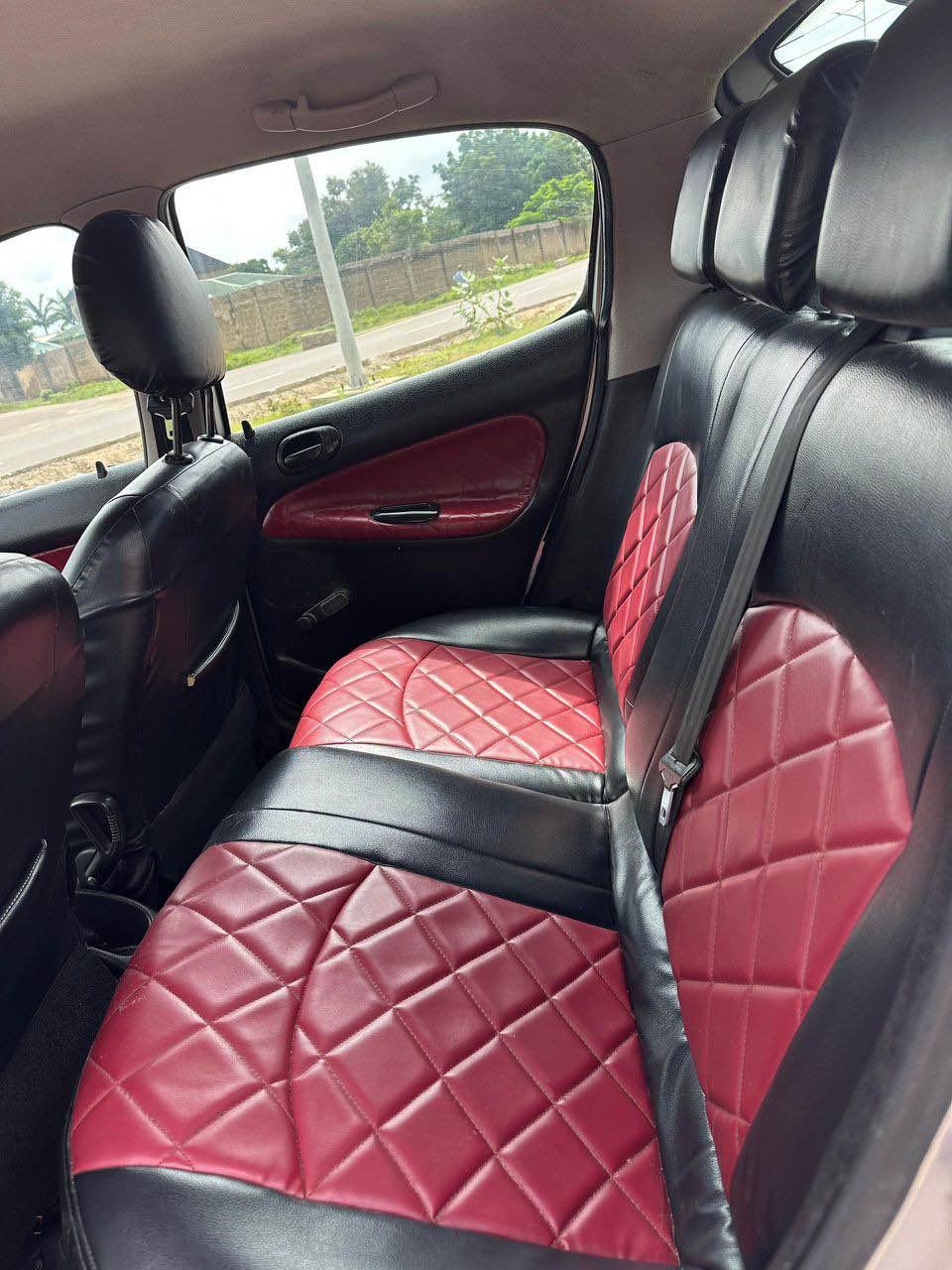 A picture of PEUGEOT 206