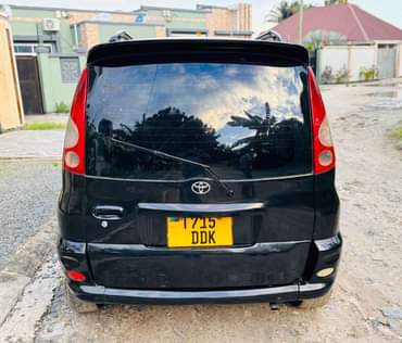 A picture of TOYOTA FUNCARGO