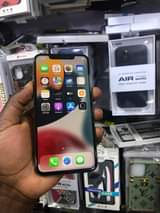 A picture of IphoneXsmax 256Gb storage