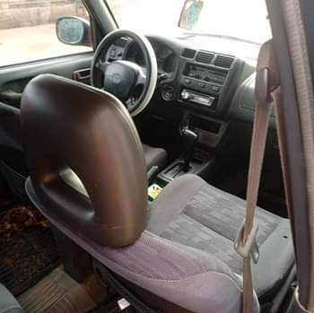 A picture of Toyota RAV4 2000 model v4