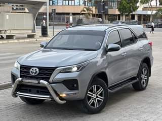 A picture of Fortuner 2021