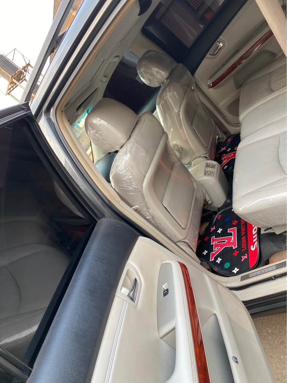 A picture of Direct Belgium standard Lexus Rx330 2006