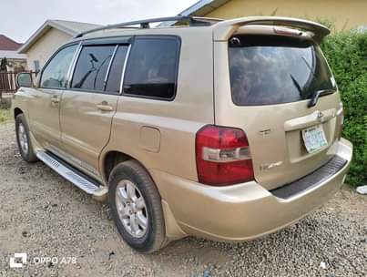 A picture of Sound 03 Toyota Highlander V6