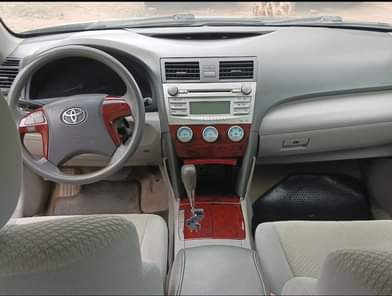 A picture of Toyota sienna for sale 2 8m 2 800 000 Naira