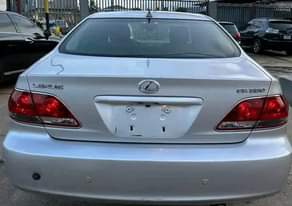 A picture of 2 MONTHS PRE OWNED LEXUS ES330 Accident Free Reverse Camera