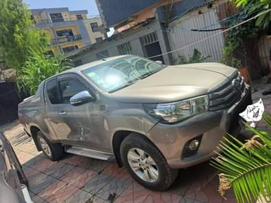 used toyota hilux