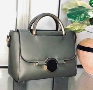 A picture of handbag