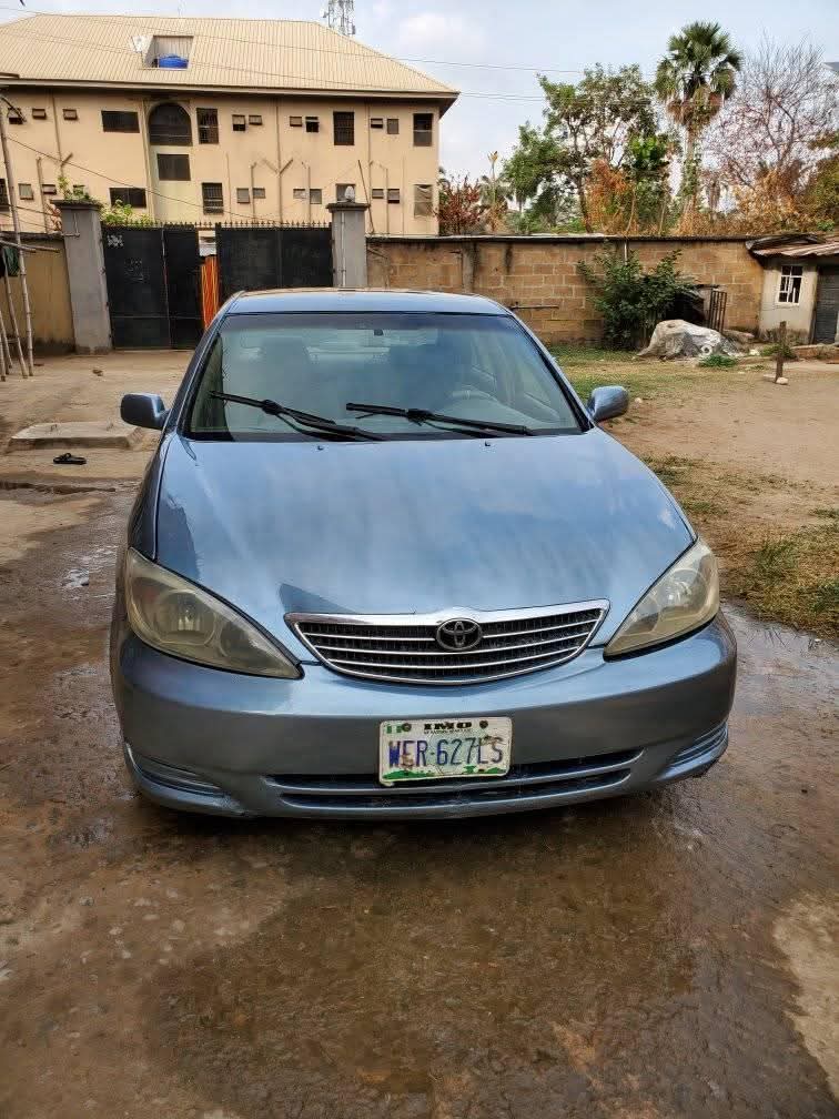 A picture of 2004 Toyota camry