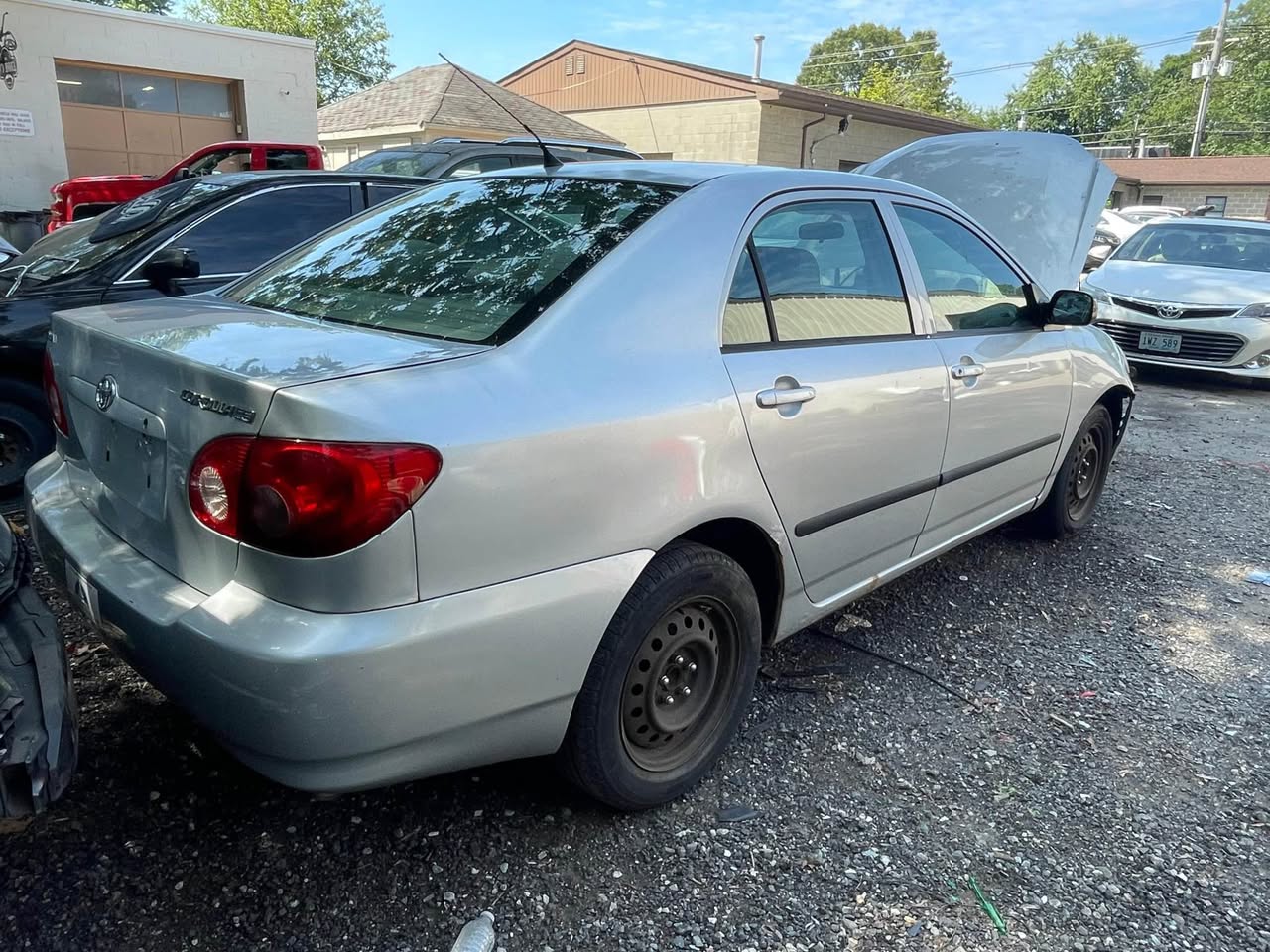 A picture of 2005 Toyota corolla