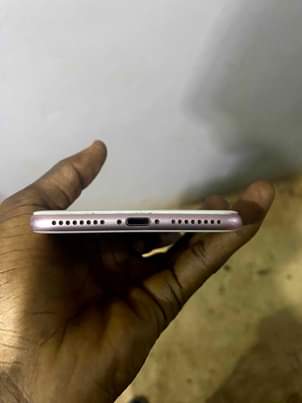 A picture of Iphone 7 inauzwa