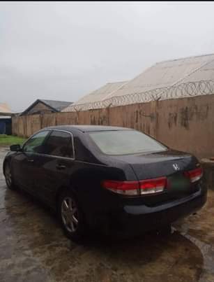 A picture of 04 HONDA ACCORD