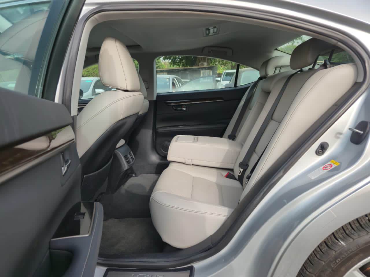 A picture of Just in Foreign Used 2017 Lexus ES350 fullest