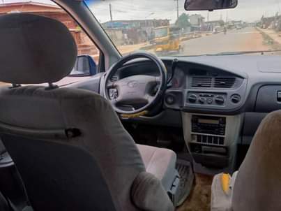 A picture of 2002 Toyota Sienna