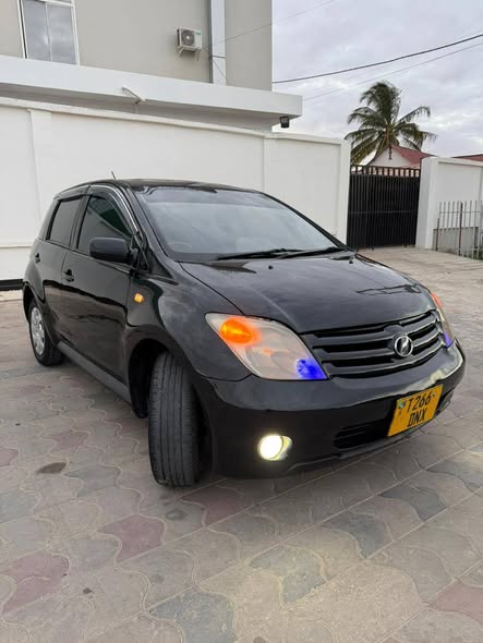 A picture of Toyota ist new Cc 1290 Full documents Bei 10 8mill