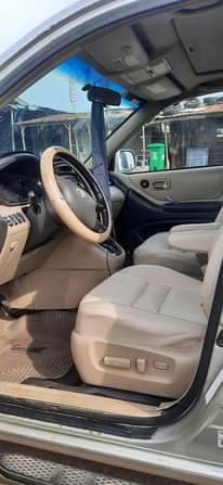 A picture of Nigeria used toyota highlander Available for sale in good condition
