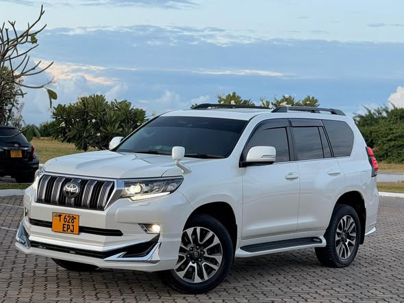 A picture of TOYOTA PRADO DIAMOND LANDCRUISER TX 150 SWEET REG EPJ