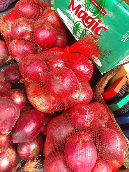A picture of Dry onions from Kenya en Tanzania