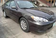 A picture of 2004 Toyota Camry Yes