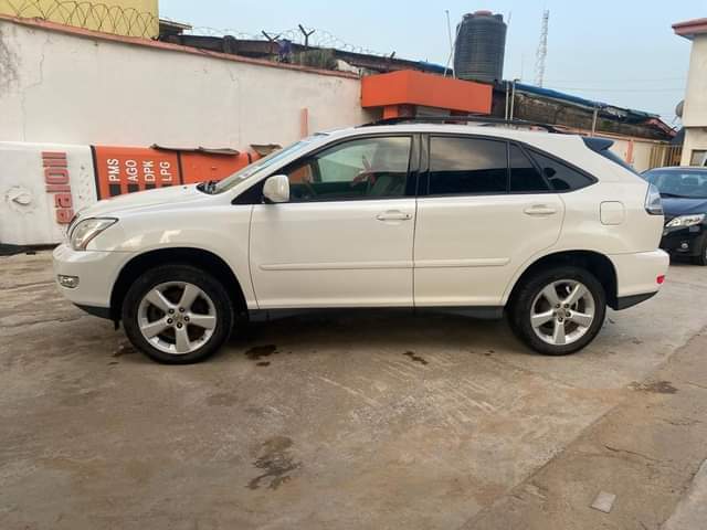 A picture of 2006 Forieng used lexus Rx