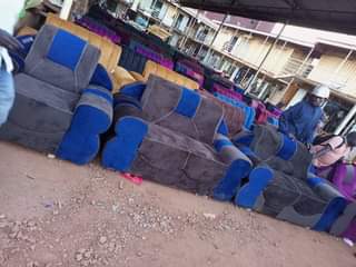 A picture of 5 seaters